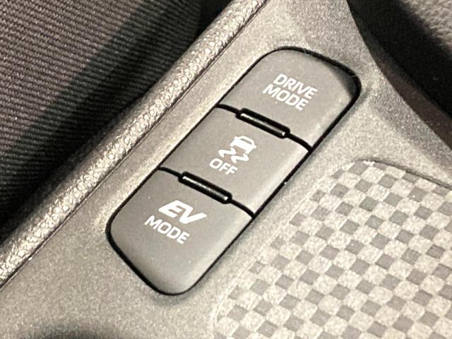 ヤリスクロス ハイブリッドＺ　ナビ機能付きディスプレイオーディオ　全周囲カメラ　衝突被害軽減システム　レーダークルーズ　禁煙車　ハーフレザーシート　パワーシート　コーナーセンサー　ＬＥＤヘッド　ＥＴＣ　純正１８インチアルミ（48枚目）