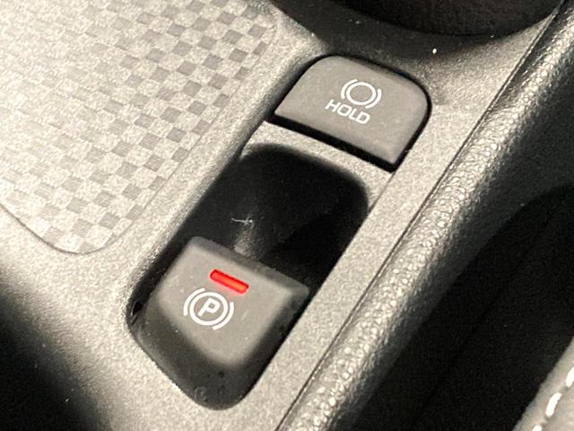 ヤリスクロス ハイブリッドＺ　ナビ機能付きディスプレイオーディオ　全周囲カメラ　衝突被害軽減システム　レーダークルーズ　禁煙車　ハーフレザーシート　パワーシート　コーナーセンサー　ＬＥＤヘッド　ＥＴＣ　純正１８インチアルミ（49枚目）