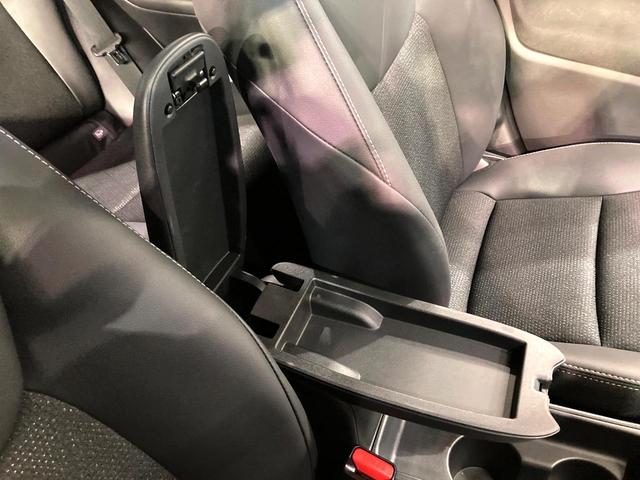 ヤリスクロス ハイブリッドＺ　ナビ機能付きディスプレイオーディオ　全周囲カメラ　衝突被害軽減システム　レーダークルーズ　禁煙車　ハーフレザーシート　パワーシート　コーナーセンサー　ＬＥＤヘッド　ＥＴＣ　純正１８インチアルミ（50枚目）