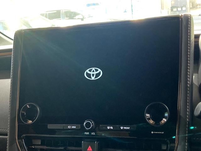 アルファードハイブリッド Ｚ　ガラスルーフ　ユニバーサルステップ　禁煙車　１４型ディスプレイオーディオ　パノラミックビューモニター　デジタルインナーミラー　両側電動スライドドア　パワーバックドア　ワイヤレス充電　ＬＥＤヘッドライト（5枚目）