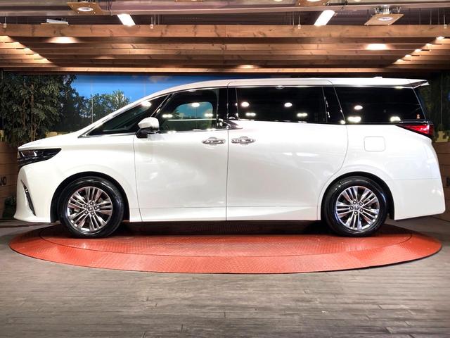 アルファードハイブリッド Ｚ　ガラスルーフ　ユニバーサルステップ　禁煙車　１４型ディスプレイオーディオ　パノラミックビューモニター　デジタルインナーミラー　両側電動スライドドア　パワーバックドア　ワイヤレス充電　ＬＥＤヘッドライト（23枚目）