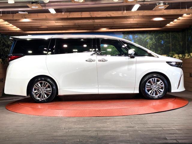 アルファードハイブリッド Ｚ　ガラスルーフ　ユニバーサルステップ　禁煙車　１４型ディスプレイオーディオ　パノラミックビューモニター　デジタルインナーミラー　両側電動スライドドア　パワーバックドア　ワイヤレス充電　ＬＥＤヘッドライト（24枚目）