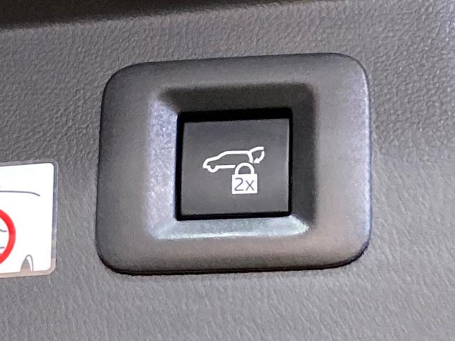 アルファードハイブリッド Ｚ　ガラスルーフ　ユニバーサルステップ　禁煙車　１４型ディスプレイオーディオ　パノラミックビューモニター　デジタルインナーミラー　両側電動スライドドア　パワーバックドア　ワイヤレス充電　ＬＥＤヘッドライト（32枚目）