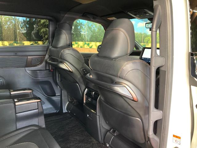 アルファードハイブリッド Ｚ　ガラスルーフ　ユニバーサルステップ　禁煙車　１４型ディスプレイオーディオ　パノラミックビューモニター　デジタルインナーミラー　両側電動スライドドア　パワーバックドア　ワイヤレス充電　ＬＥＤヘッドライト（35枚目）