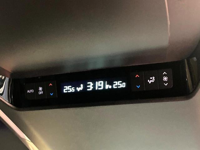 アルファードハイブリッド Ｚ　ガラスルーフ　ユニバーサルステップ　禁煙車　１４型ディスプレイオーディオ　パノラミックビューモニター　デジタルインナーミラー　両側電動スライドドア　パワーバックドア　ワイヤレス充電　ＬＥＤヘッドライト（38枚目）