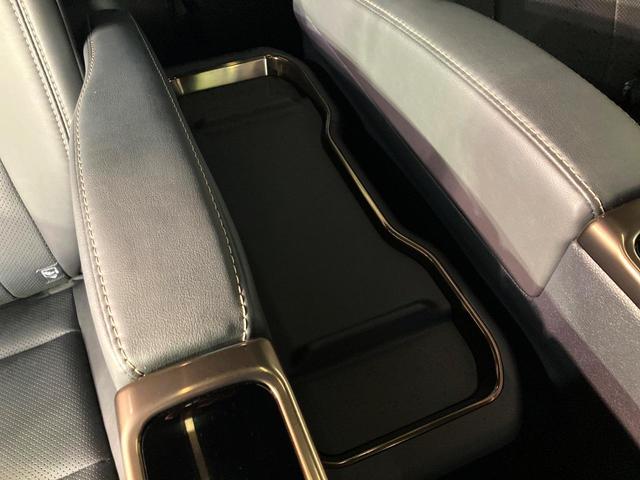 アルファードハイブリッド Ｚ　ガラスルーフ　ユニバーサルステップ　禁煙車　１４型ディスプレイオーディオ　パノラミックビューモニター　デジタルインナーミラー　両側電動スライドドア　パワーバックドア　ワイヤレス充電　ＬＥＤヘッドライト（42枚目）