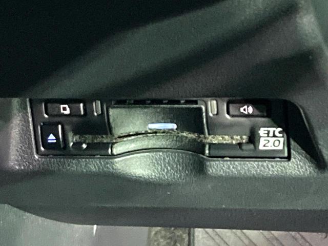 アルファードハイブリッド Ｚ　ガラスルーフ　ユニバーサルステップ　禁煙車　１４型ディスプレイオーディオ　パノラミックビューモニター　デジタルインナーミラー　両側電動スライドドア　パワーバックドア　ワイヤレス充電　ＬＥＤヘッドライト（58枚目）