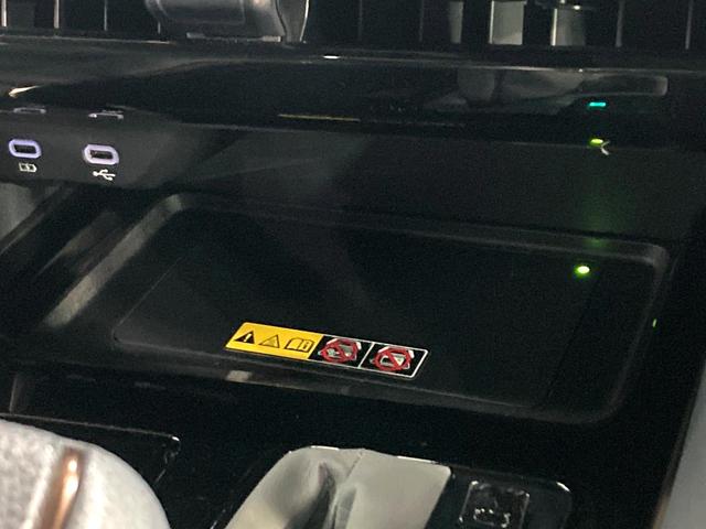 アルファードハイブリッド Ｚ　ガラスルーフ　ユニバーサルステップ　禁煙車　１４型ディスプレイオーディオ　パノラミックビューモニター　デジタルインナーミラー　両側電動スライドドア　パワーバックドア　ワイヤレス充電　ＬＥＤヘッドライト（63枚目）