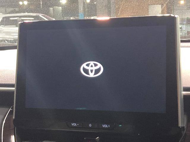 カローラクロス ハイブリッド　Ｚ　純正１０．５型ディスプレイオーディオ　禁煙車　バックカメラ　パワーバックドア　シートヒーター　トヨタセーフティーセンス　レーダークルーズ　ＬＥＤヘッドライト　ビルドインＥＴＣ　オートライト（3枚目）