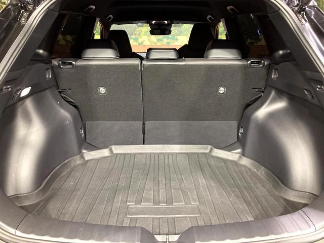 カローラクロス ハイブリッド　Ｚ　純正１０．５型ディスプレイオーディオ　禁煙車　バックカメラ　パワーバックドア　シートヒーター　トヨタセーフティーセンス　レーダークルーズ　ＬＥＤヘッドライト　ビルドインＥＴＣ　オートライト（10枚目）