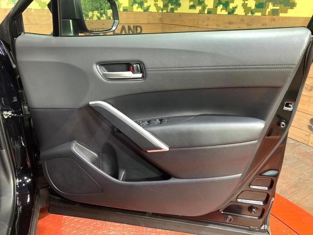 カローラクロス ハイブリッド　Ｚ　純正１０．５型ディスプレイオーディオ　禁煙車　バックカメラ　パワーバックドア　シートヒーター　トヨタセーフティーセンス　レーダークルーズ　ＬＥＤヘッドライト　ビルドインＥＴＣ　オートライト（37枚目）