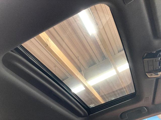 ランドクルーザー２５０ ＶＸファーストエディション　７人乗り　サンルーフ　純正１２型ディスプレイ　全周囲カメラ　衝突被害軽減システム　レーダークルーズ　禁煙車　電動リアゲート　レザーシート　前席シートエアコン　コーナーセンサー　スマートキー（3枚目）