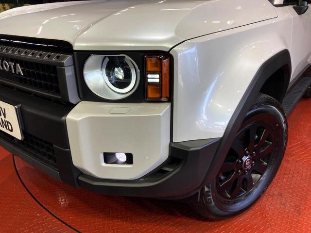 ランドクルーザー２５０ ＶＸファーストエディション　７人乗り　サンルーフ　純正１２型ディスプレイ　全周囲カメラ　衝突被害軽減システム　レーダークルーズ　禁煙車　電動リアゲート　レザーシート　前席シートエアコン　コーナーセンサー　スマートキー（12枚目）