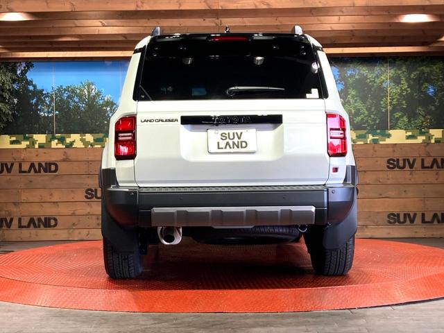ランドクルーザー２５０ ＶＸファーストエディション　７人乗り　サンルーフ　純正１２型ディスプレイ　全周囲カメラ　衝突被害軽減システム　レーダークルーズ　禁煙車　電動リアゲート　レザーシート　前席シートエアコン　コーナーセンサー　スマートキー（15枚目）