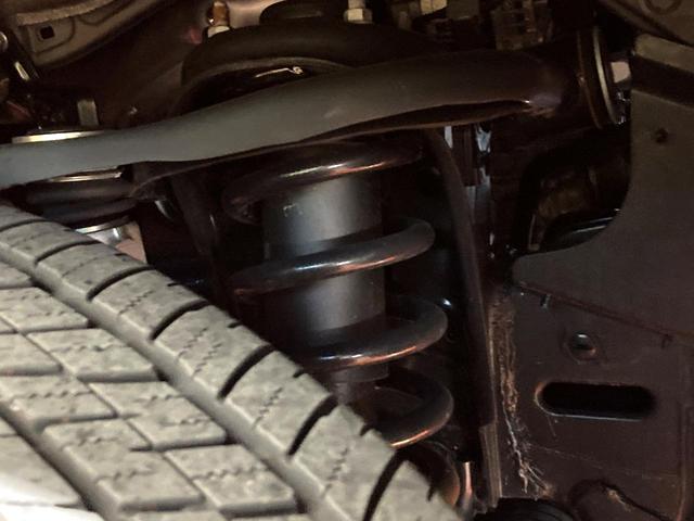 ランドクルーザー２５０ ＶＸファーストエディション　７人乗り　サンルーフ　純正１２型ディスプレイ　全周囲カメラ　衝突被害軽減システム　レーダークルーズ　禁煙車　電動リアゲート　レザーシート　前席シートエアコン　コーナーセンサー　スマートキー（20枚目）