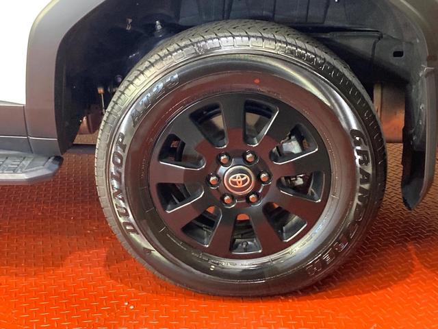 ランドクルーザー２５０ ＶＸファーストエディション　７人乗り　サンルーフ　純正１２型ディスプレイ　全周囲カメラ　衝突被害軽減システム　レーダークルーズ　禁煙車　電動リアゲート　レザーシート　前席シートエアコン　コーナーセンサー　スマートキー（24枚目）