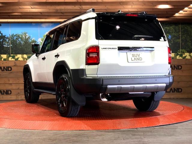 ランドクルーザー２５０ ＶＸファーストエディション　７人乗り　サンルーフ　純正１２型ディスプレイ　全周囲カメラ　衝突被害軽減システム　レーダークルーズ　禁煙車　電動リアゲート　レザーシート　前席シートエアコン　コーナーセンサー　スマートキー（27枚目）