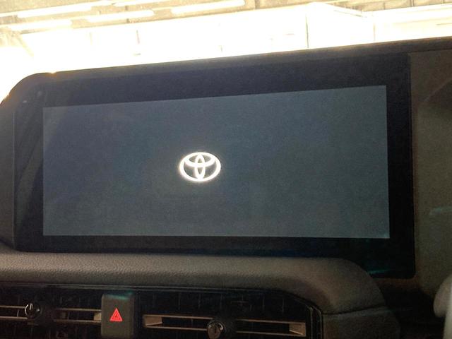 ランドクルーザー２５０ ＺＸ　サンルーフ　純正１２型ディスプレイオーディオ　全周囲カメラ　ＪＢＬサウンド　衝突被害軽減システム　レーダークルーズ　電動リアゲート　レザーシート　コーナーセンサー　ＬＥＤヘッド（4枚目）