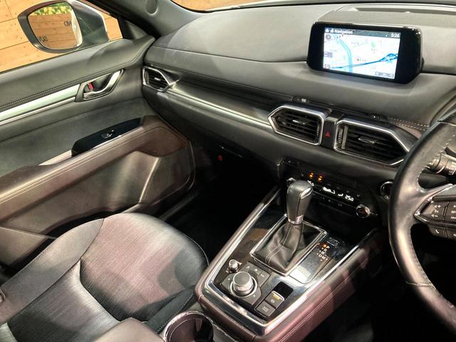 ＣＸ－８ ＸＤプロアクティブ　７人乗り　純正８インチナビ　全周囲カメラ　アダプティプクルーズ　ＥＴＣ　Ｂｌｕｅｔｏｏｔｈ再生　シートヒーター　パワーバックドア　ＬＥＤヘッドライト　クリアランスソナー　パワーシート（53枚目）