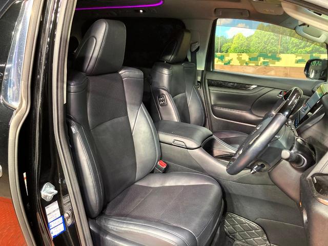 アルファード ２．５Ｓ　Ｃパッケージ　サンルーフ　純正１０型ナビ　両側電動ドア　後席モニター　バックカメラ　衝突被害軽減　レーダークルーズ　禁煙車　電動リアゲート　レザーシート　前席シートエアコン　ドラレコ　コーナーセンサー（8枚目）