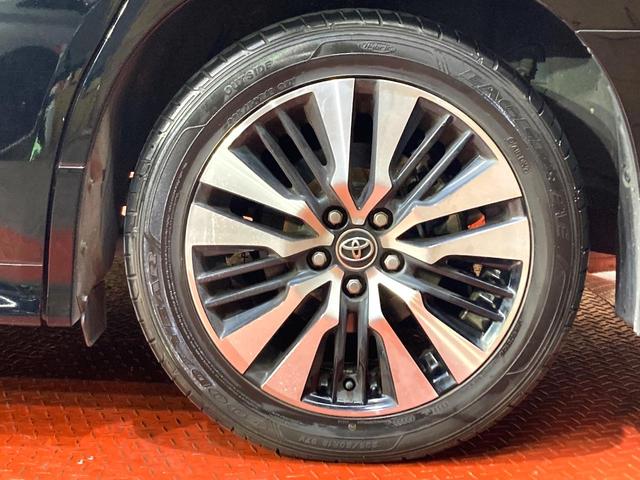 アルファード ２．５Ｓ　Ｃパッケージ　サンルーフ　純正１０型ナビ　両側電動ドア　後席モニター　バックカメラ　衝突被害軽減　レーダークルーズ　禁煙車　電動リアゲート　レザーシート　前席シートエアコン　ドラレコ　コーナーセンサー（66枚目）