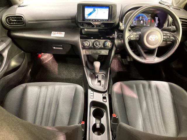 ヤリスクロス Ｘ　８インチナビ　バックカメラ　衝突被害軽減システム　レーダークルーズ　禁煙車　ドラレコ　ＥＴＣ　コーナーセンサー　スマートキー　オートハイビーム　車線逸脱警報　オートライト　Ｂｌｕｅｔｏｏｔｈ　フルセグ（2枚目）