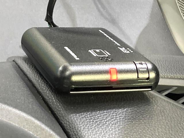 ヤリスクロス Ｘ　８インチナビ　バックカメラ　衝突被害軽減システム　レーダークルーズ　禁煙車　ドラレコ　ＥＴＣ　コーナーセンサー　スマートキー　オートハイビーム　車線逸脱警報　オートライト　Ｂｌｕｅｔｏｏｔｈ　フルセグ（6枚目）