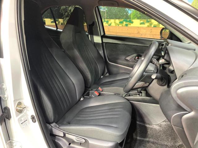 ヤリスクロス Ｘ　８インチナビ　バックカメラ　衝突被害軽減システム　レーダークルーズ　禁煙車　ドラレコ　ＥＴＣ　コーナーセンサー　スマートキー　オートハイビーム　車線逸脱警報　オートライト　Ｂｌｕｅｔｏｏｔｈ　フルセグ（8枚目）