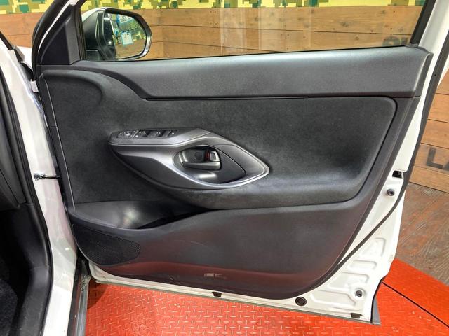 ヤリスクロス Ｘ　８インチナビ　バックカメラ　衝突被害軽減システム　レーダークルーズ　禁煙車　ドラレコ　ＥＴＣ　コーナーセンサー　スマートキー　オートハイビーム　車線逸脱警報　オートライト　Ｂｌｕｅｔｏｏｔｈ　フルセグ（35枚目）