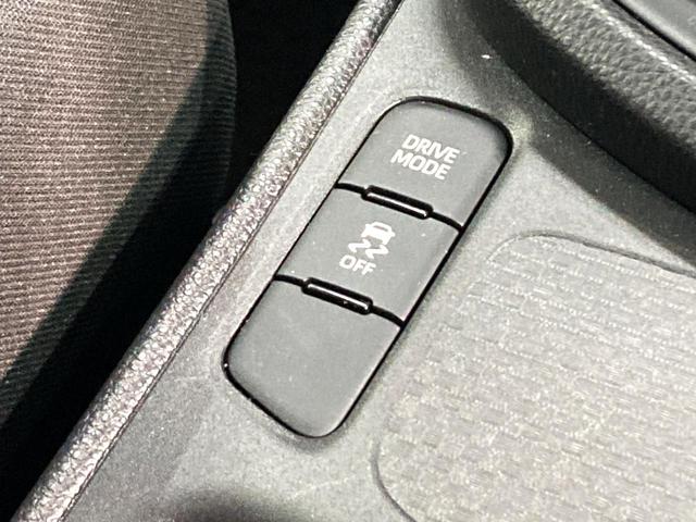 ヤリスクロス Ｘ　８インチナビ　バックカメラ　衝突被害軽減システム　レーダークルーズ　禁煙車　ドラレコ　ＥＴＣ　コーナーセンサー　スマートキー　オートハイビーム　車線逸脱警報　オートライト　Ｂｌｕｅｔｏｏｔｈ　フルセグ（46枚目）