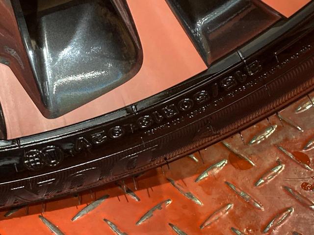 ヤリスクロス ハイブリッドZ アドベンチャー 全周囲カメラ 衝突被害軽減システム 禁煙車 電動リアゲート ハーフレザーシート パワーシート ドラレコ コーナーセンサー LEDヘッド ETC2.0 純正18インチアルミ オートハイビーム(3枚目)