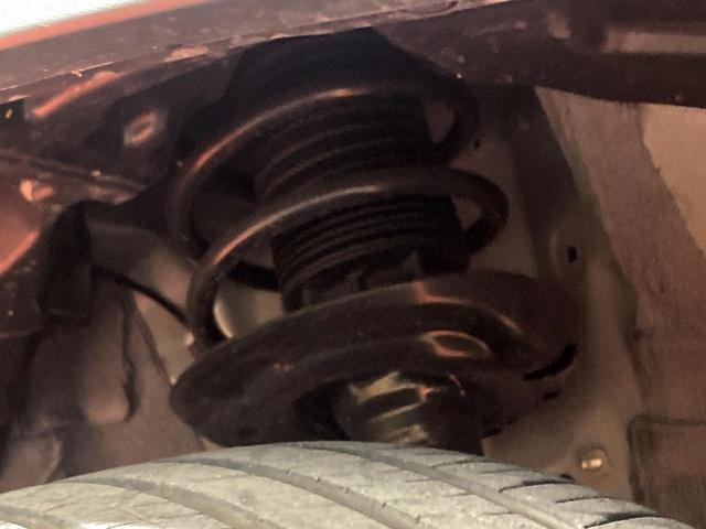 ヤリスクロス ハイブリッドZ アドベンチャー 全周囲カメラ 衝突被害軽減システム 禁煙車 電動リアゲート ハーフレザーシート パワーシート ドラレコ コーナーセンサー LEDヘッド ETC2.0 純正18インチアルミ オートハイビーム(4枚目)