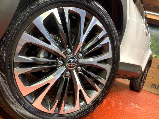 ヤリスクロス ハイブリッドZ アドベンチャー 全周囲カメラ 衝突被害軽減システム 禁煙車 電動リアゲート ハーフレザーシート パワーシート ドラレコ コーナーセンサー LEDヘッド ETC2.0 純正18インチアルミ オートハイビーム(7枚目)