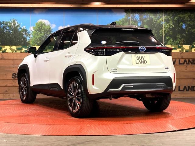 ヤリスクロス ハイブリッドZ アドベンチャー 全周囲カメラ 衝突被害軽減システム 禁煙車 電動リアゲート ハーフレザーシート パワーシート ドラレコ コーナーセンサー LEDヘッド ETC2.0 純正18インチアルミ オートハイビーム(16枚目)