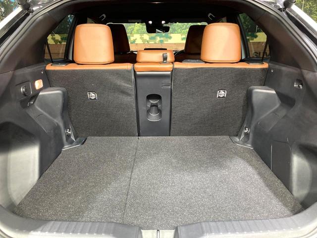 ヤリスクロス ハイブリッドZ アドベンチャー 全周囲カメラ 衝突被害軽減システム 禁煙車 電動リアゲート ハーフレザーシート パワーシート ドラレコ コーナーセンサー LEDヘッド ETC2.0 純正18インチアルミ オートハイビーム(24枚目)