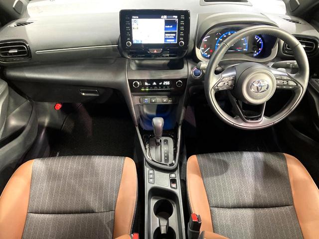 ヤリスクロス ハイブリッドZ アドベンチャー 全周囲カメラ 衝突被害軽減システム 禁煙車 電動リアゲート ハーフレザーシート パワーシート ドラレコ コーナーセンサー LEDヘッド ETC2.0 純正18インチアルミ オートハイビーム(26枚目)