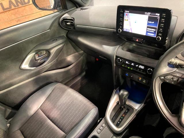 ヤリスクロス ハイブリッドZ 8型ディスプレイオーディオ 全周囲カメラ レーダークルーズコントロール ETC Bluetooth シートヒーター 2トーンカラー パワーシート ハーフレザーシート LEDヘッドライト(45枚目)