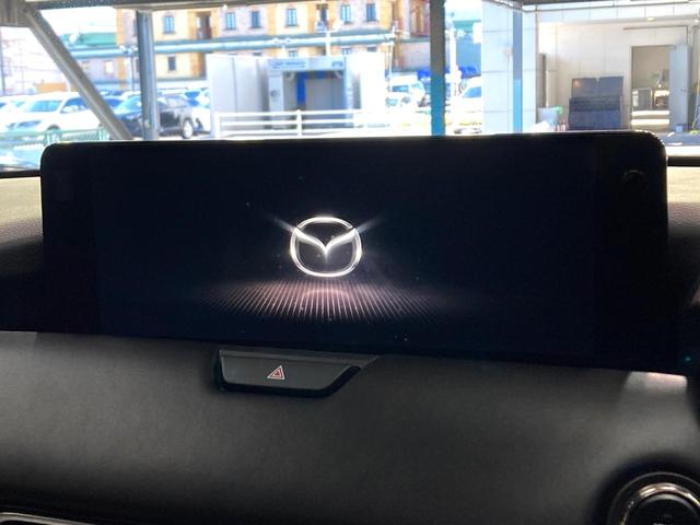 ＣＸ－６０ ＸＤ－ハイブリッド　エクスクルーシブスポーツ　パノラマルーフ　純正ＳＤナビ　３６０°ビューモニター　ＢＯＳＥサウンド　衝突被害軽減システム　レーダークルーズ　禁煙車　電動リアゲート　レザーシート　シートベンチレーション　ビルトインＥＴＣ（4枚目）