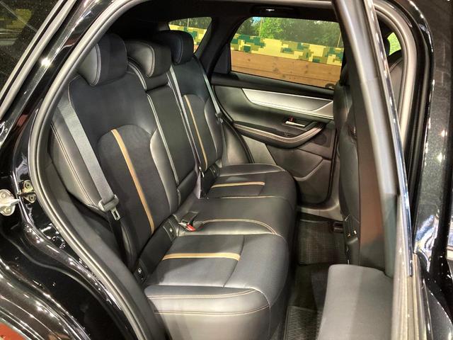 ＣＸ－６０ ＸＤ－ハイブリッド　エクスクルーシブスポーツ　パノラマルーフ　純正ＳＤナビ　３６０°ビューモニター　ＢＯＳＥサウンド　衝突被害軽減システム　レーダークルーズ　禁煙車　電動リアゲート　レザーシート　シートベンチレーション　ビルトインＥＴＣ（9枚目）
