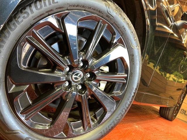 ＣＸ－６０ ＸＤ－ハイブリッド　エクスクルーシブスポーツ　パノラマルーフ　純正ＳＤナビ　３６０°ビューモニター　ＢＯＳＥサウンド　衝突被害軽減システム　レーダークルーズ　禁煙車　電動リアゲート　レザーシート　シートベンチレーション　ビルトインＥＴＣ（13枚目）