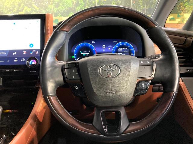 ヴェルファイアハイブリッド Ｚ　プレミア　左右独立ガラスルーフ　モデリスタエアロ　両側電動ドア　全周囲カメラ　衝突被害軽減システム　レーダークルーズ　禁煙車　電動リアゲート　レザーシート　前席シートエアコン　リアシートエアコン（8枚目）