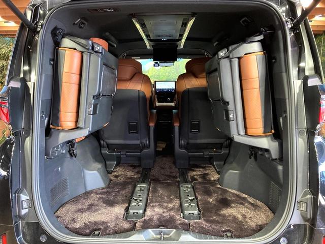 ヴェルファイアハイブリッド Ｚ　プレミア　左右独立ガラスルーフ　モデリスタエアロ　両側電動ドア　全周囲カメラ　衝突被害軽減システム　レーダークルーズ　禁煙車　電動リアゲート　レザーシート　前席シートエアコン　リアシートエアコン（33枚目）