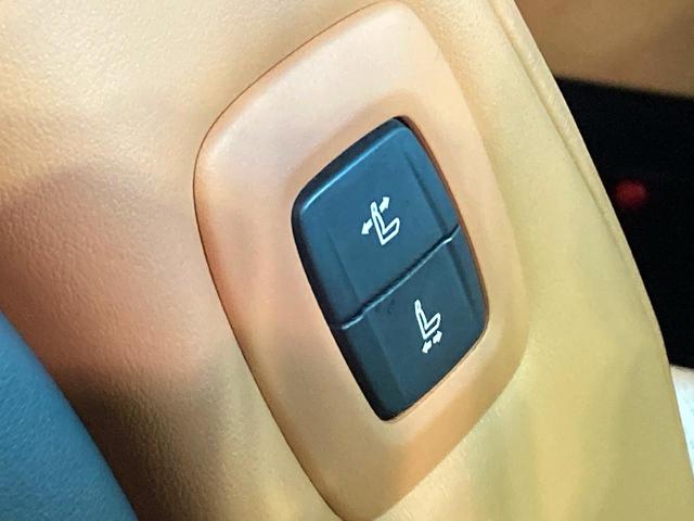 ヴェルファイアハイブリッド Ｚ　プレミア　左右独立ガラスルーフ　モデリスタエアロ　両側電動ドア　全周囲カメラ　衝突被害軽減システム　レーダークルーズ　禁煙車　電動リアゲート　レザーシート　前席シートエアコン　リアシートエアコン（37枚目）