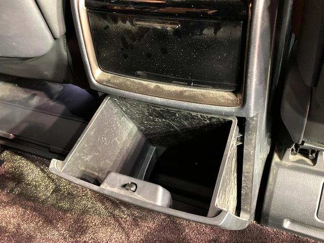 ヴェルファイアハイブリッド Ｚ　プレミア　左右独立ガラスルーフ　モデリスタエアロ　両側電動ドア　全周囲カメラ　衝突被害軽減システム　レーダークルーズ　禁煙車　電動リアゲート　レザーシート　前席シートエアコン　リアシートエアコン（38枚目）