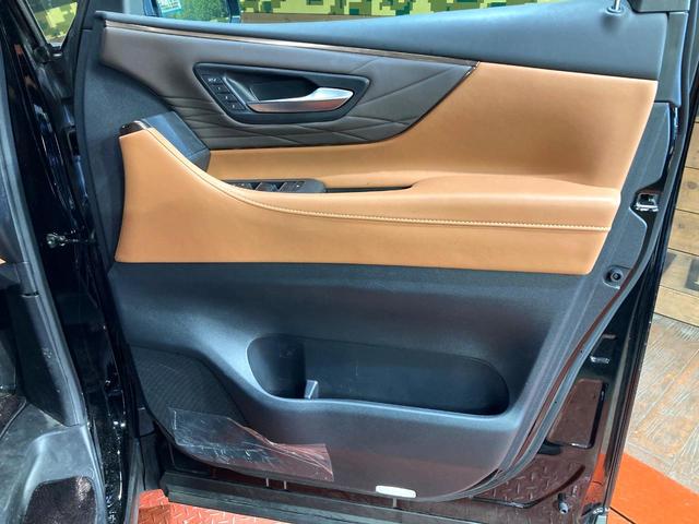 ヴェルファイアハイブリッド Ｚ　プレミア　左右独立ガラスルーフ　モデリスタエアロ　両側電動ドア　全周囲カメラ　衝突被害軽減システム　レーダークルーズ　禁煙車　電動リアゲート　レザーシート　前席シートエアコン　リアシートエアコン（48枚目）