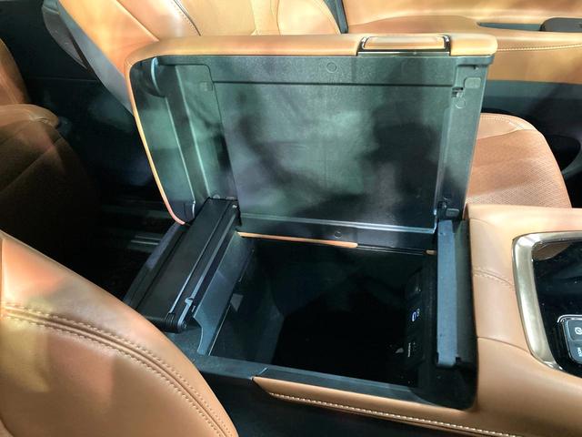 ヴェルファイアハイブリッド Ｚ　プレミア　左右独立ガラスルーフ　モデリスタエアロ　両側電動ドア　全周囲カメラ　衝突被害軽減システム　レーダークルーズ　禁煙車　電動リアゲート　レザーシート　前席シートエアコン　リアシートエアコン（66枚目）