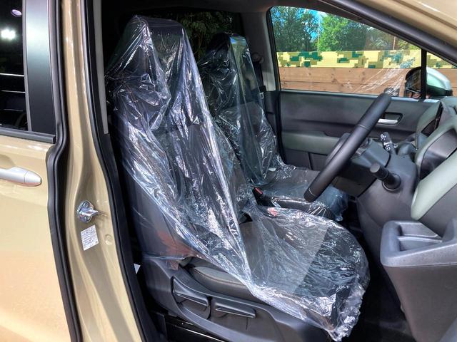 フリード ｅ：ＨＥＶクロスター　登録済未使用車　６人乗り　両側電動スライドドア　シートヒーター　ブラインドスポットモニター　ホンダセンシング　レーダークルーズ　ＬＥＤヘッドライト　スマートキー　ステアリングリモコン（8枚目）