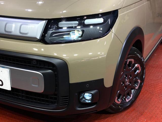 フリード ｅ：ＨＥＶクロスター　登録済未使用車　６人乗り　両側電動スライドドア　シートヒーター　ブラインドスポットモニター　ホンダセンシング　レーダークルーズ　ＬＥＤヘッドライト　スマートキー　ステアリングリモコン（12枚目）