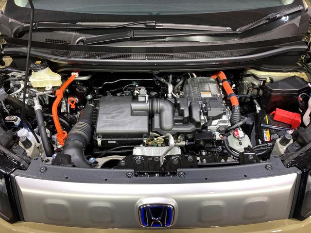 フリード ｅ：ＨＥＶクロスター　登録済未使用車　６人乗り　両側電動スライドドア　シートヒーター　ブラインドスポットモニター　ホンダセンシング　レーダークルーズ　ＬＥＤヘッドライト　スマートキー　ステアリングリモコン（18枚目）