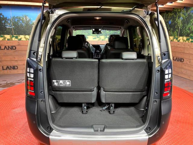 フリード ｅ：ＨＥＶクロスター　登録済未使用車　６人乗り　両側電動スライドドア　シートヒーター　ブラインドスポットモニター　ホンダセンシング　レーダークルーズ　ＬＥＤヘッドライト　スマートキー　ステアリングリモコン（33枚目）